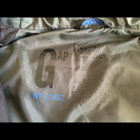 Super warm Gap puffy winter jacket. Great shape. - Picture 2 of 2